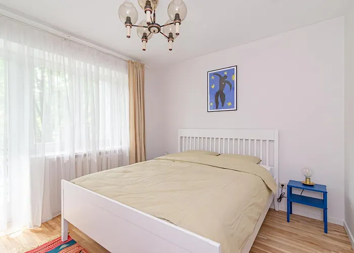 Slow-down, Relax, Take It Easy In Artsy Oasy *