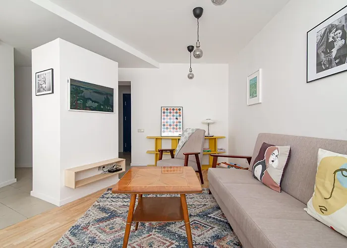 Slow-down, Relax, Take It Easy In Artsy Oasy Appartement *