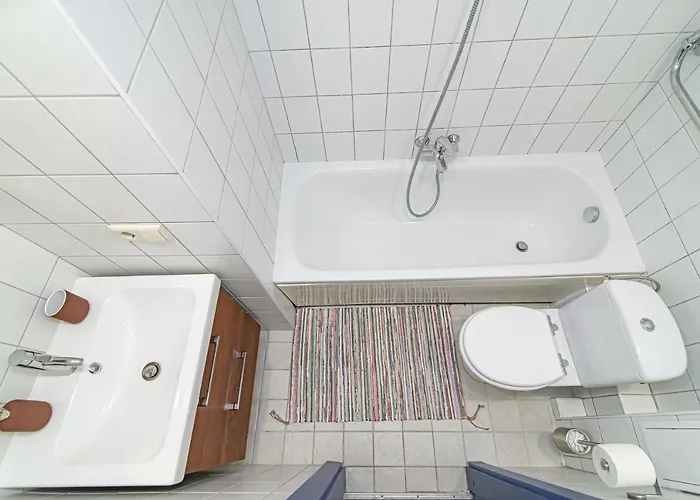 Slow-down, Relax, Take It Easy In Artsy Oasy